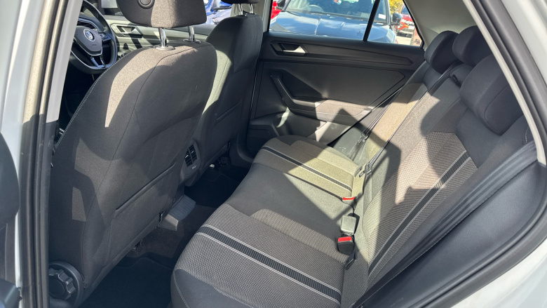 Volkswagen T-Roc 1.6 TDI SE 5dr Diesel Hatchback